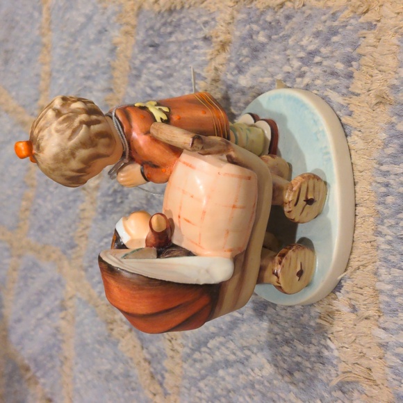 Goebel Hummel Figures, Doll Mother and Sister TMK 6 - Picture 5 of 16